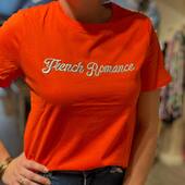 T-shirt French romance avec détail du coeur sur la manche 💕@saint_lo_commerces #saintlocommerces @villedesaintlo #villedesaintlo #normandie